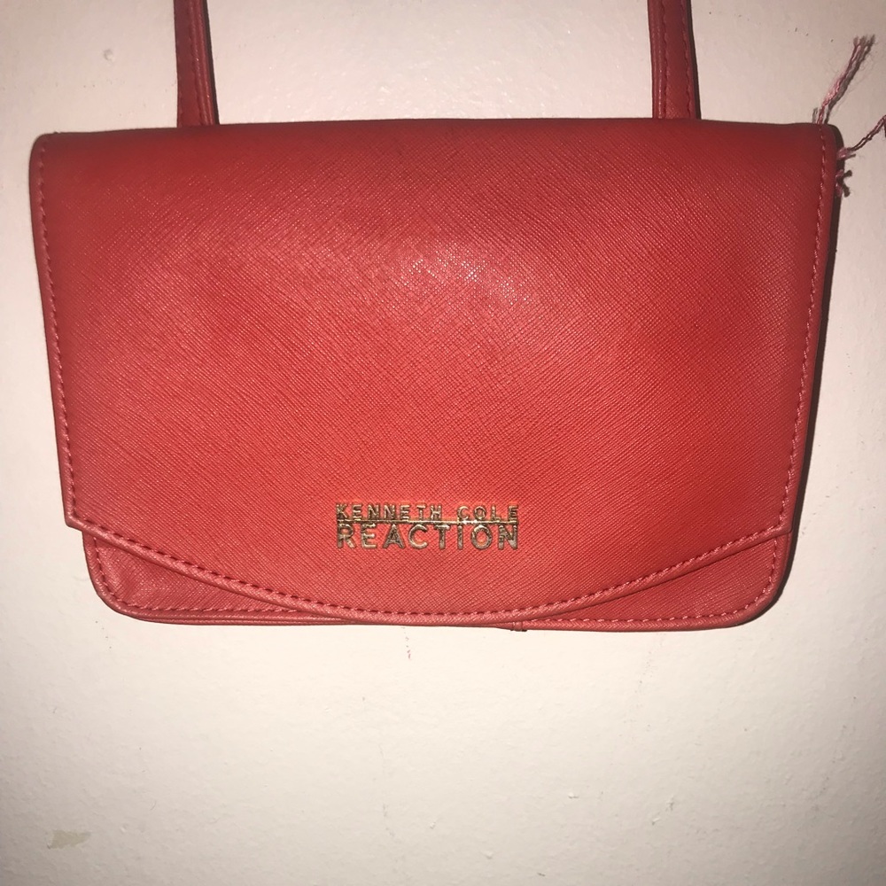 SMALL CROSSBODY!